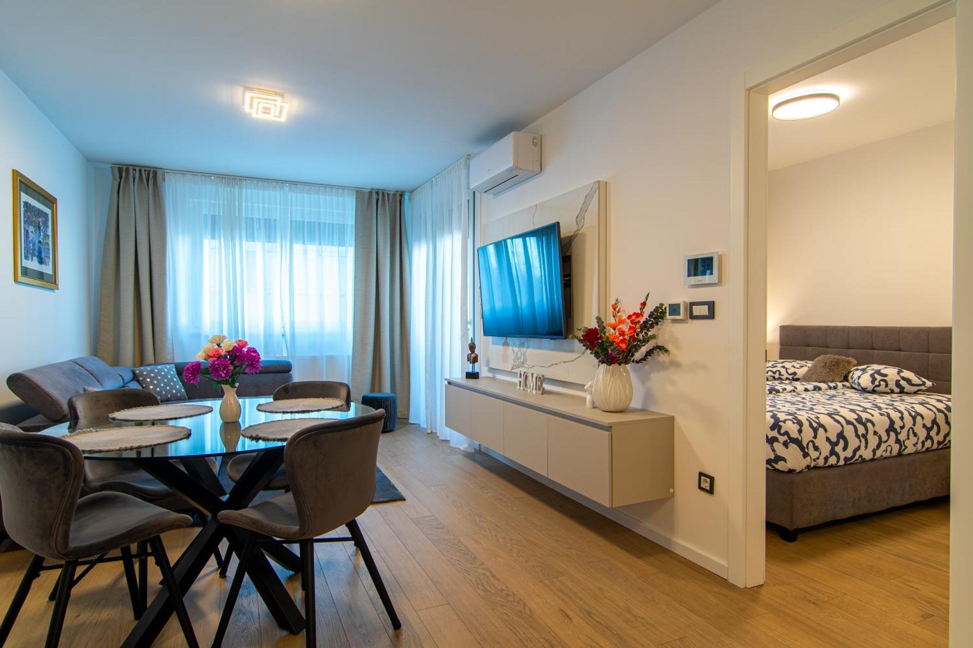 Flexible Selfcheckins 63 - - Loggia - Brand New Apartman *